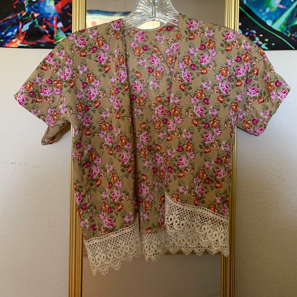 Flower Print 🌺With Lace Kimono Top